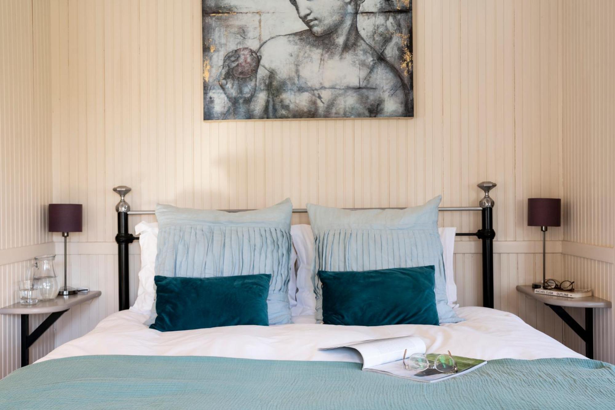 Old Mill Lodge By Huluki Sussex Stays Hurstpierpoint Exterior photo