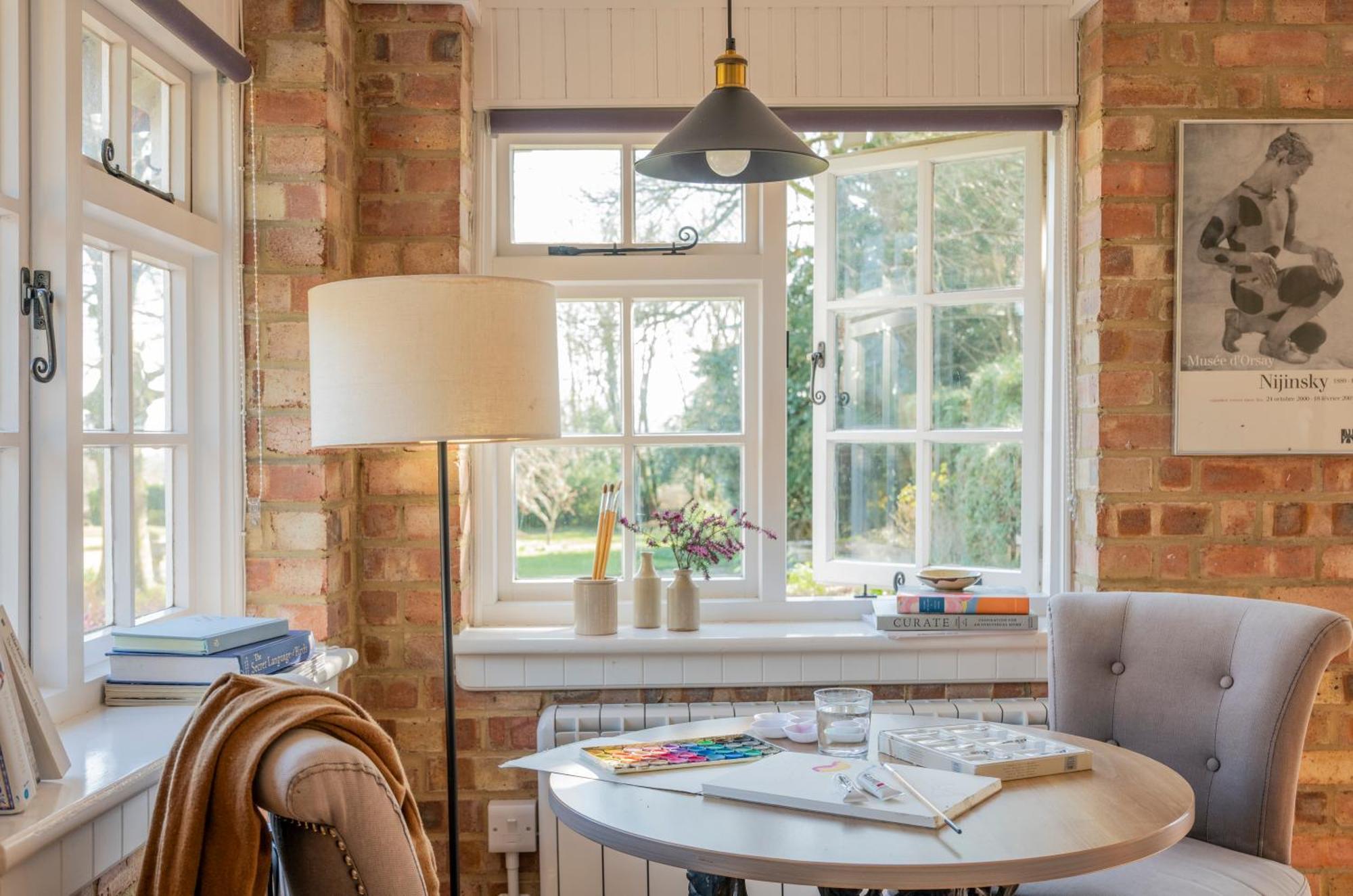 Old Mill Lodge By Huluki Sussex Stays Hurstpierpoint Exterior photo